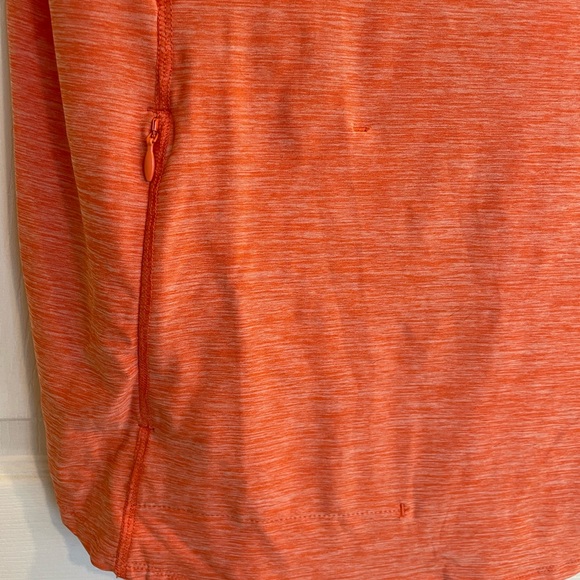 Deluth Trading Co. active tee, L.  Orange/apricot color, long tail style. - Picture 2 of 5